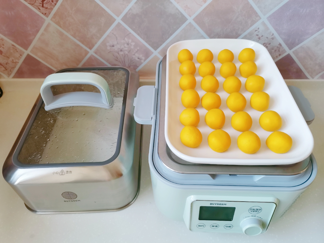椰蓉黄金麻薯球-北鼎蒸炖锅食谱的做法 步骤17