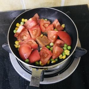 番茄肉丸+小白菜炒木耳（一人食/300大卡）的做法 步骤2