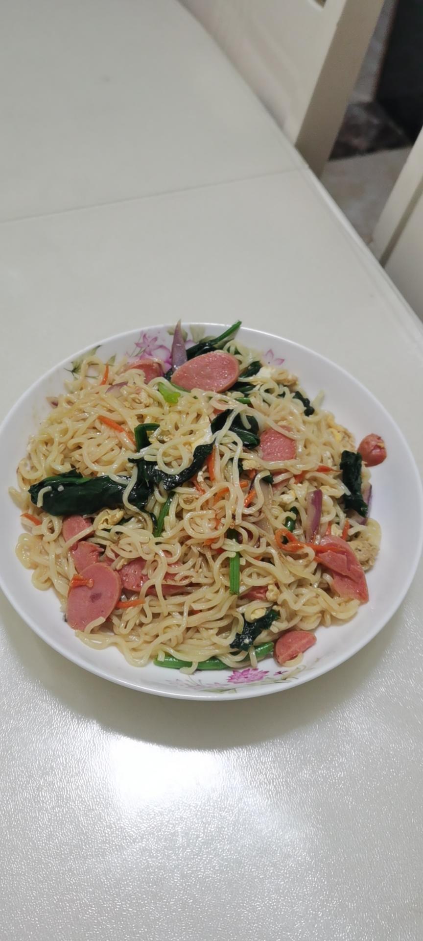 路边摊风味炒方便面