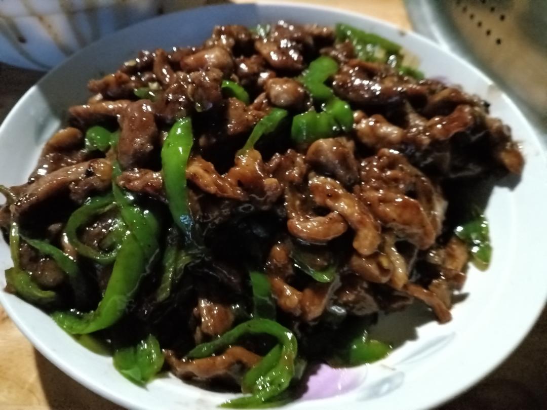 ‼️好吃到舔盘的青椒肉丝盖浇饭