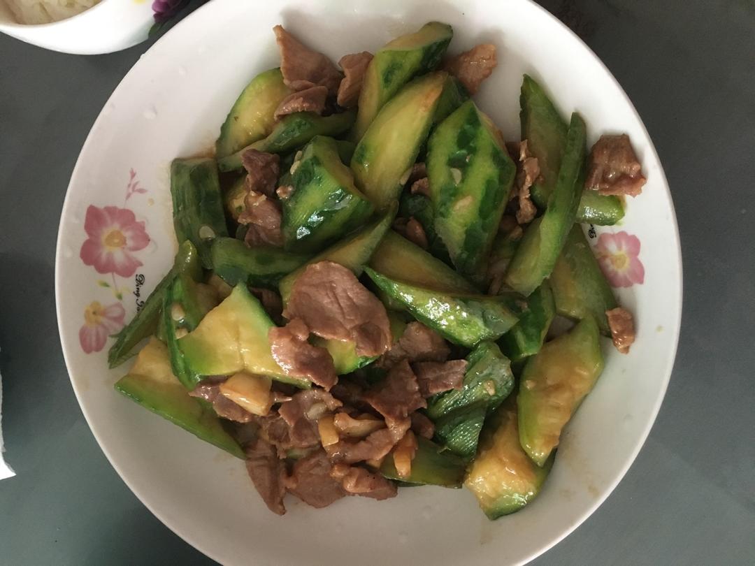 丝瓜炒肉片