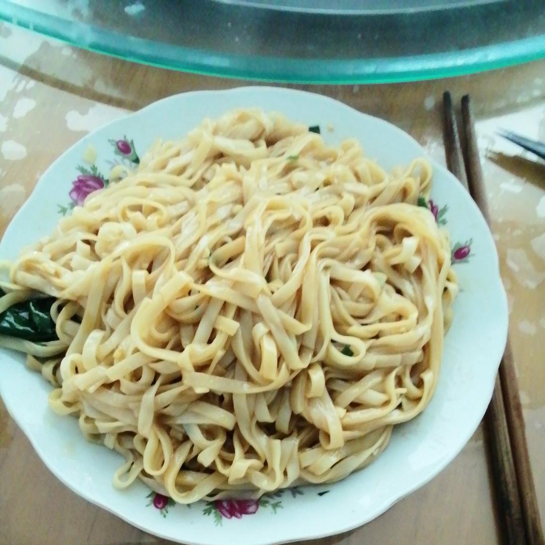 吃不够的油泼面😍