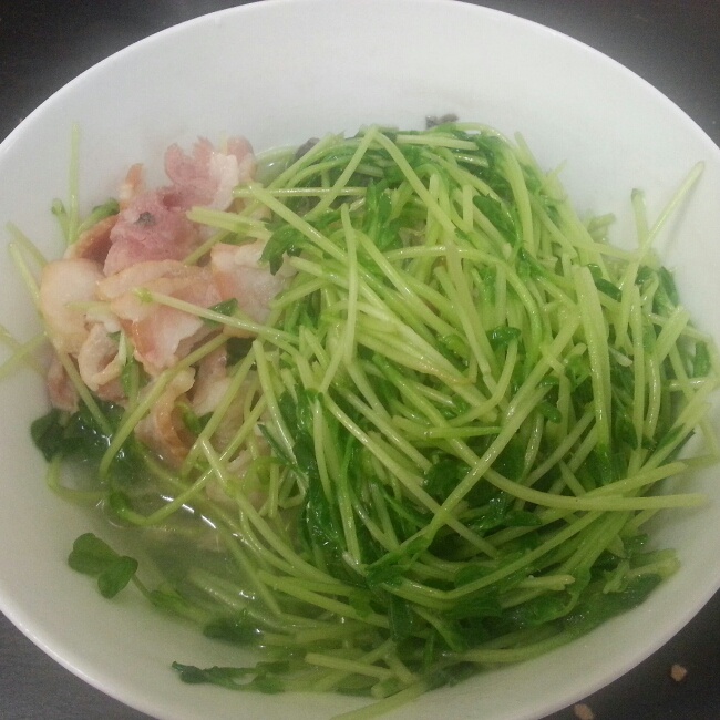 培根凉拌豌豆苗
