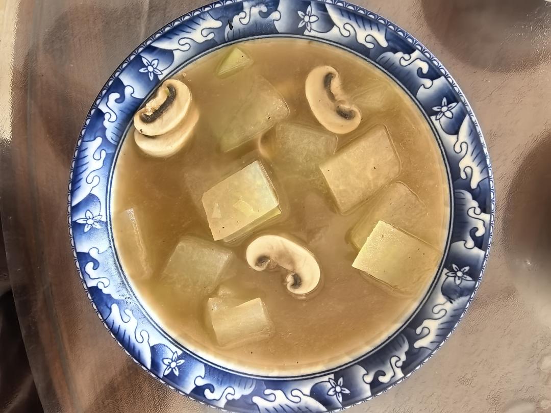 减脂刮油❗️巨鲜美的冬瓜口蘑汤，快乐减脂