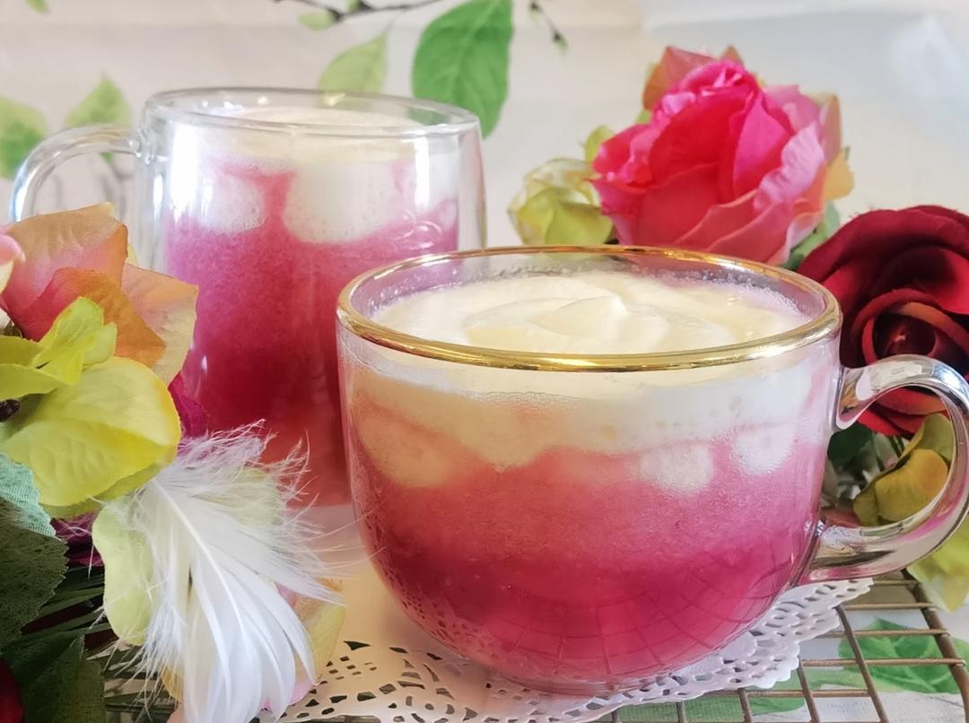 蜜桃芝芝奶盖茶饮