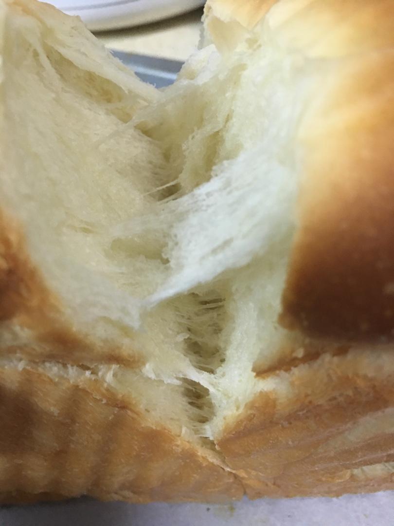 吐司方包，女儿说和来自台湾的爸爸糖一样好看好吃。零失败（是指我个人制作没有失败过）。