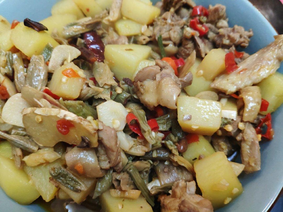 土豆烧鸡