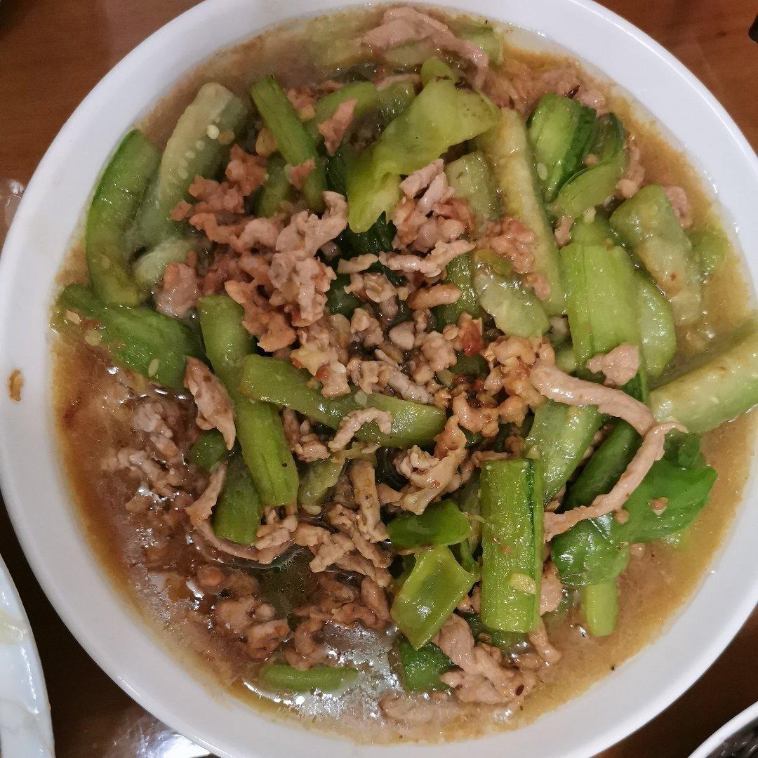 ［绿油油］丝瓜炒肉