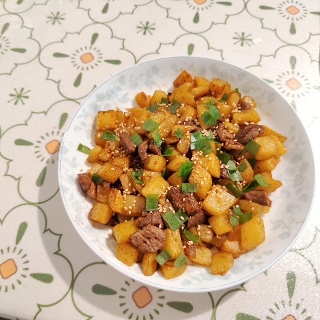 香辣过瘾的孜然土豆火腿，比路边摊还好吃