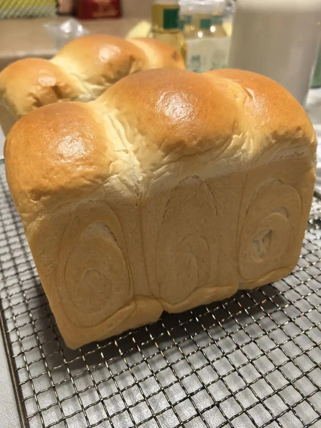 奶香纯粹的重料淡奶油吐司