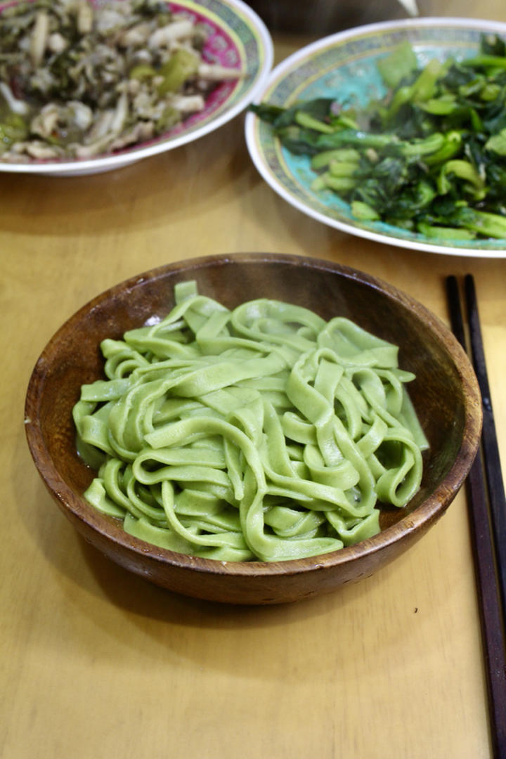 jun沙巴上海囡做的手擀菠菜面全菜懒人版