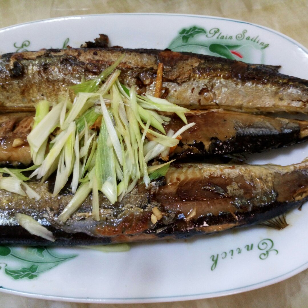 煎秋刀鱼