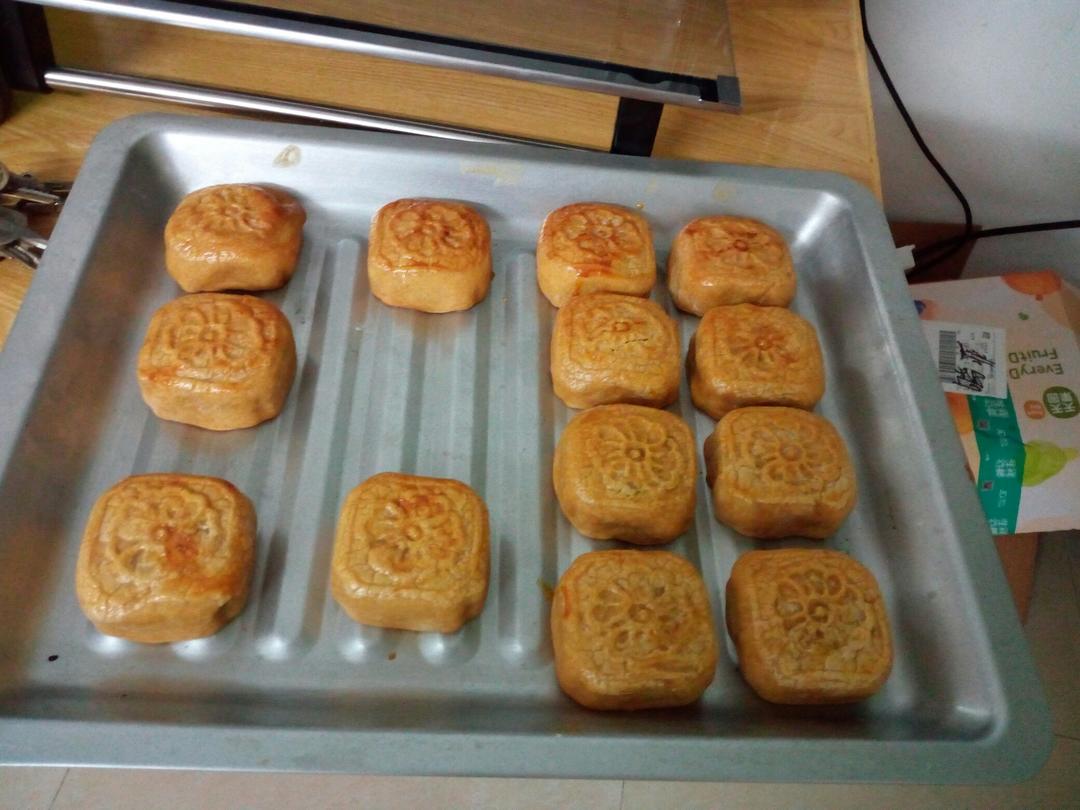 广式月饼——蛋黄莲蓉月饼