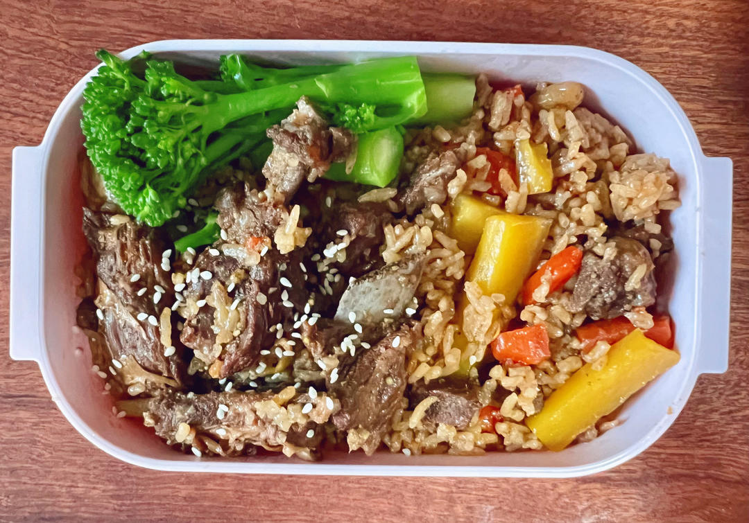 新疆抓饭（简单又好吃的电饭锅版）