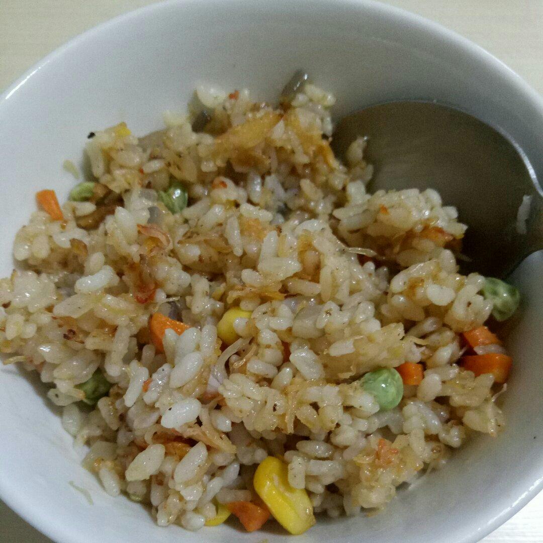 蟹肉咸蛋黄炒饭