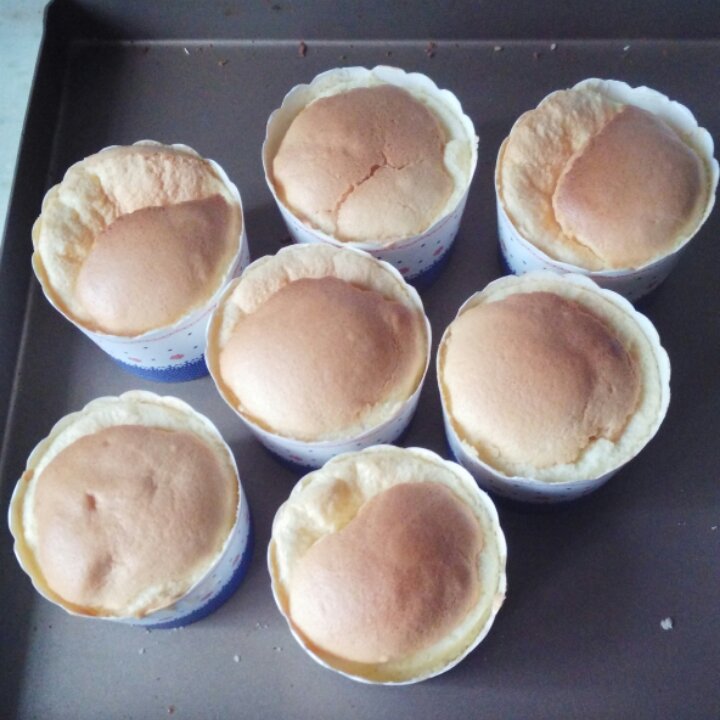 不塌不陷不爆头的戚风杯子蛋糕