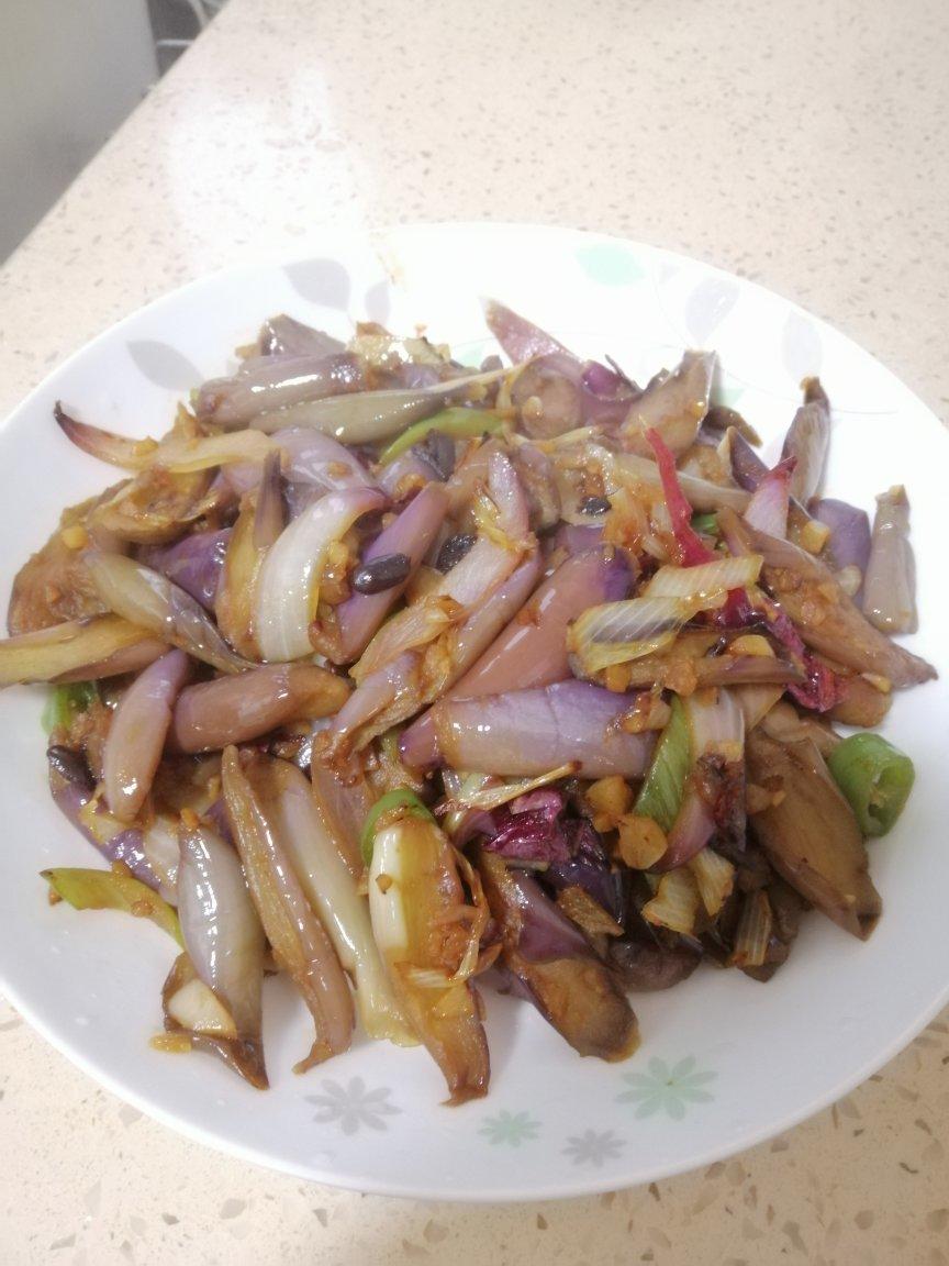 不用炸却能做出饭店那种“油焖茄子”的绝招