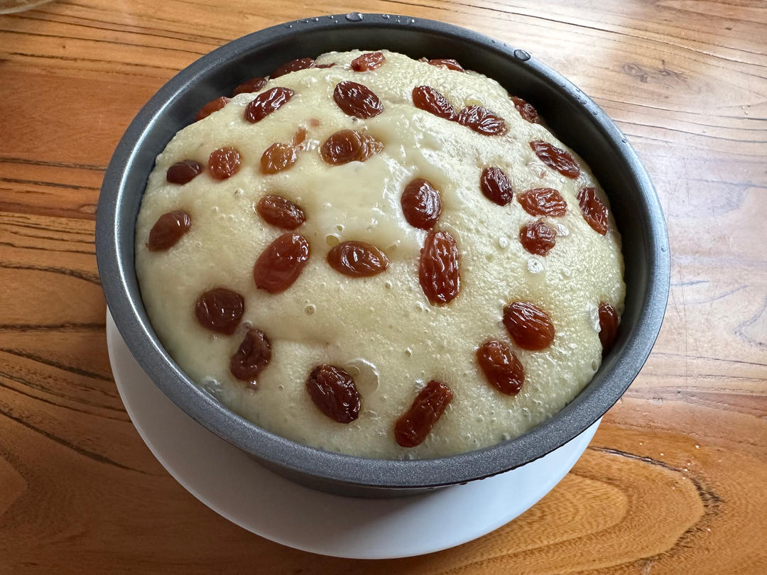 2个鸡蛋1碗面粉做发糕，蓬松暄软不粘牙，比馒头简单，比面包好吃