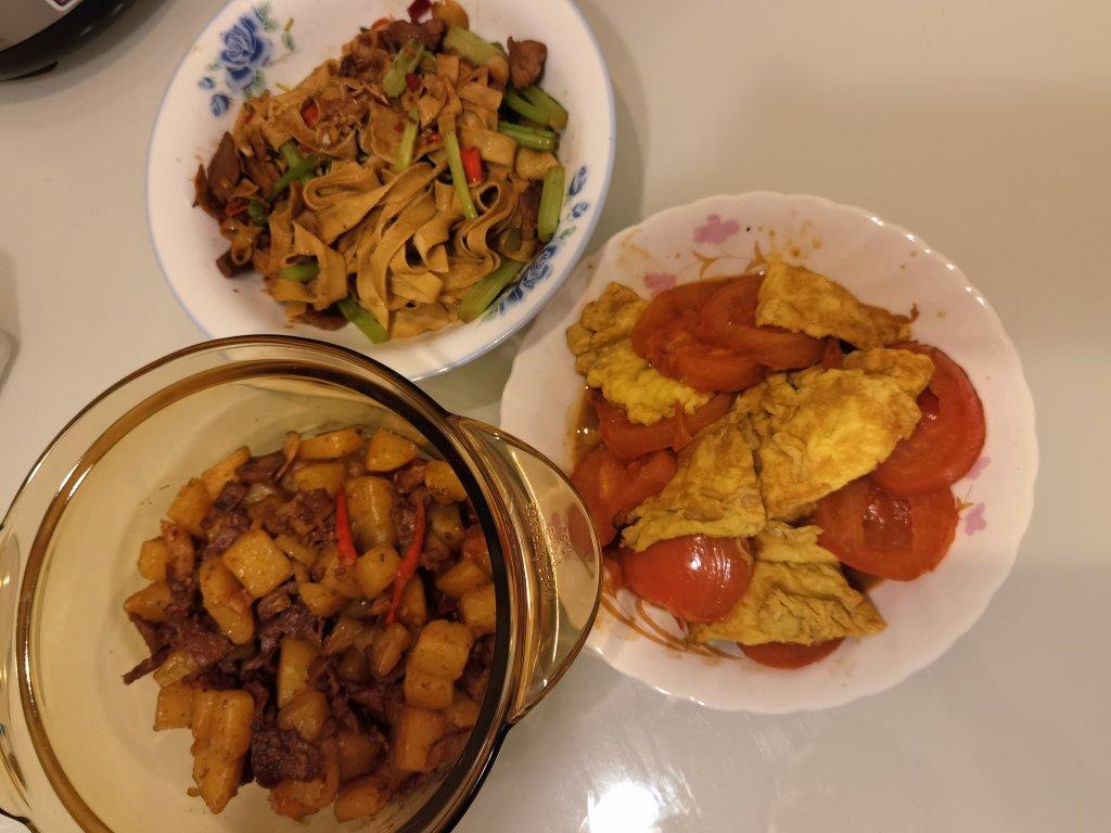 番茄炒鸡蛋（超浓的番茄味）