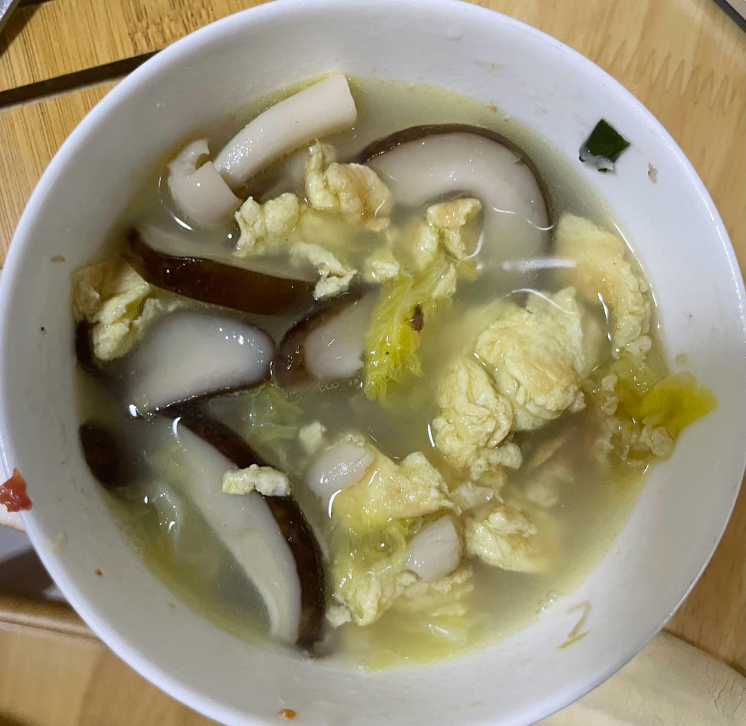 厨师长教你：“香菇白菜汤”的家常做法，简单易学营养美味