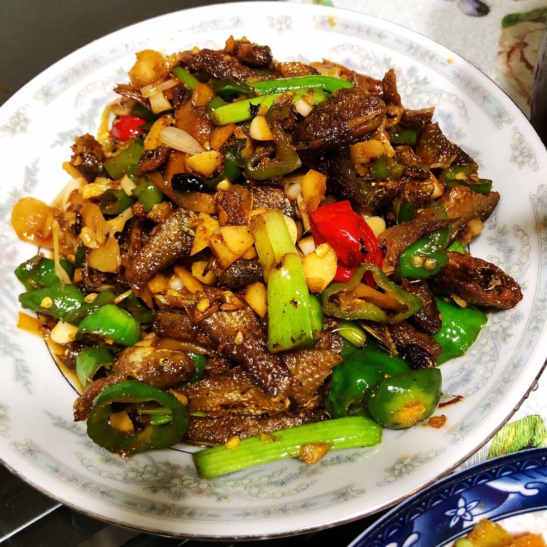 香辣小鱼干