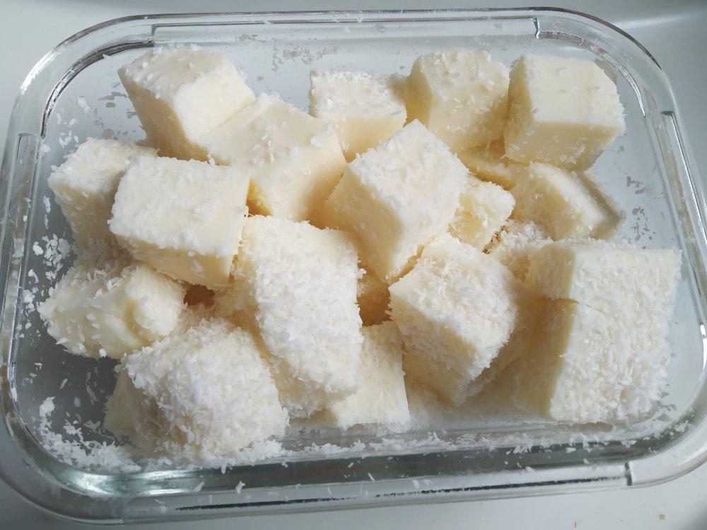 牛奶椰蓉小方