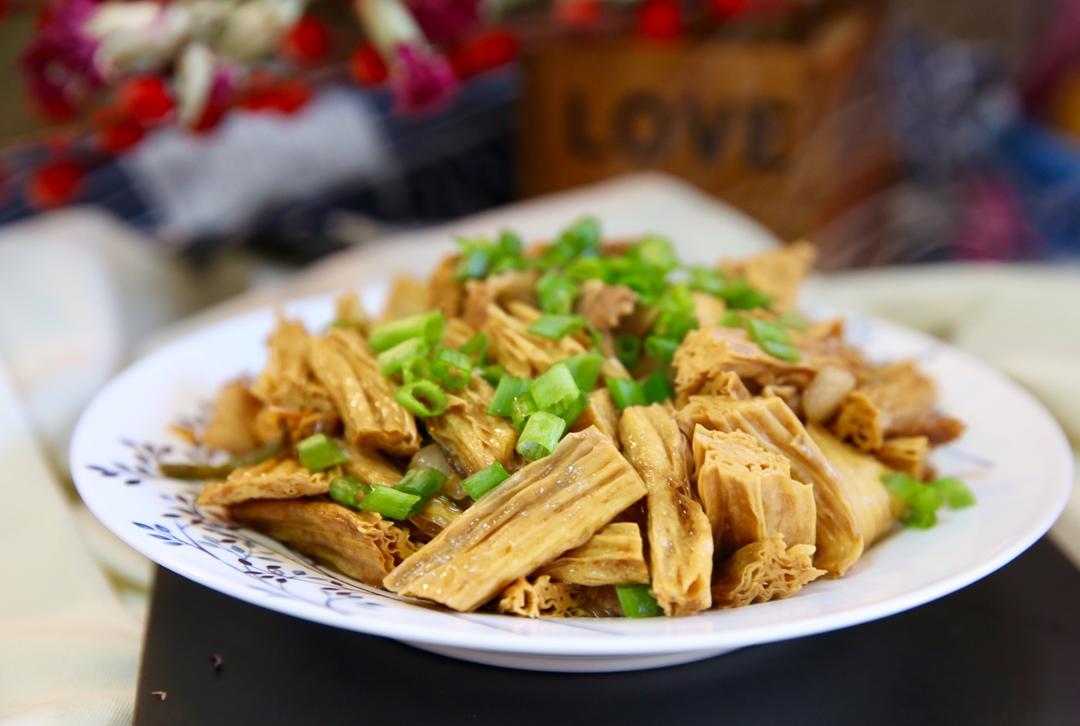 温暖向阳sunny做的肉末腐竹炒尖椒