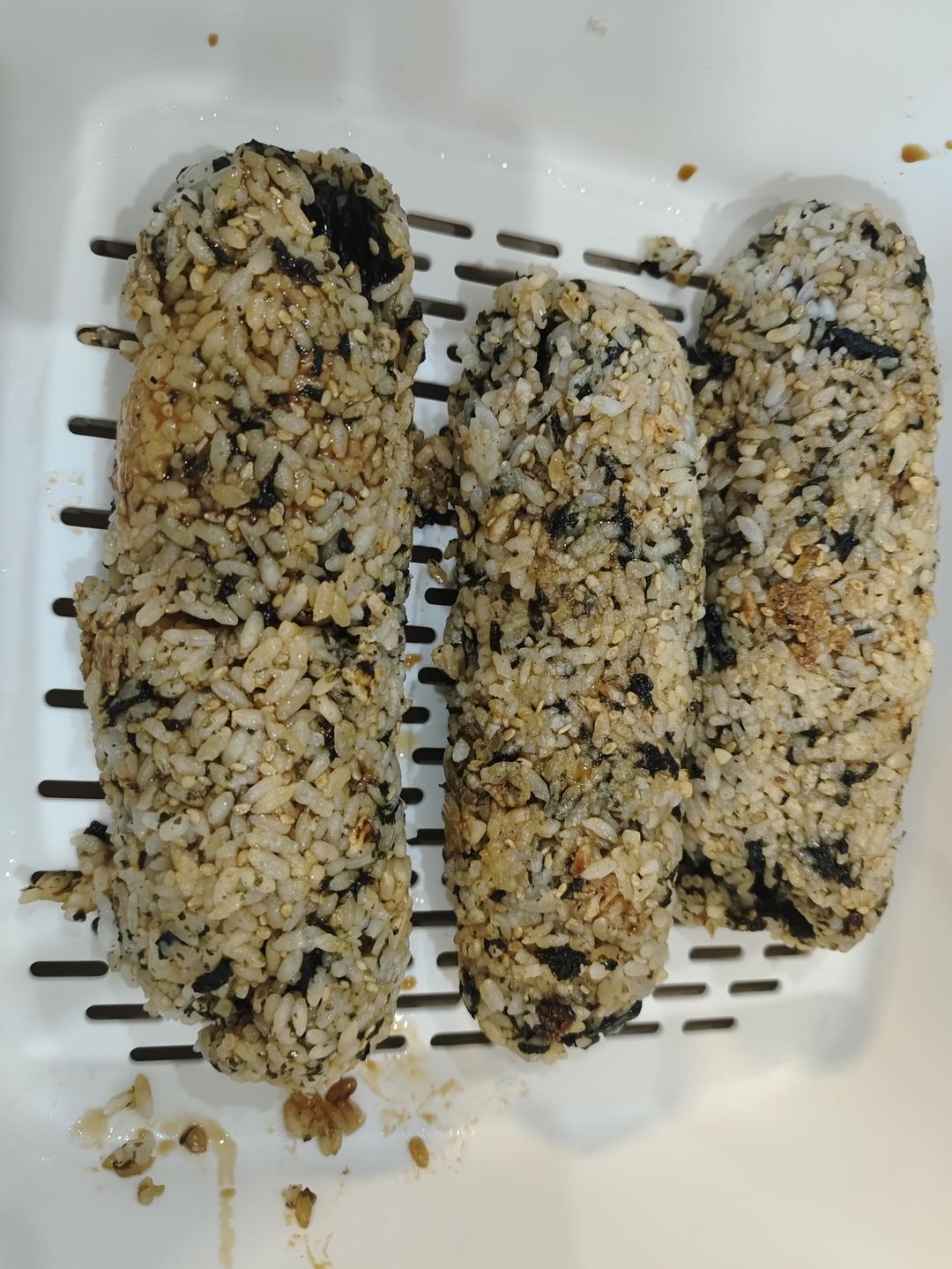 爆浆芝士香肠饭团，只要平底锅就能完成孩子超爱的早餐