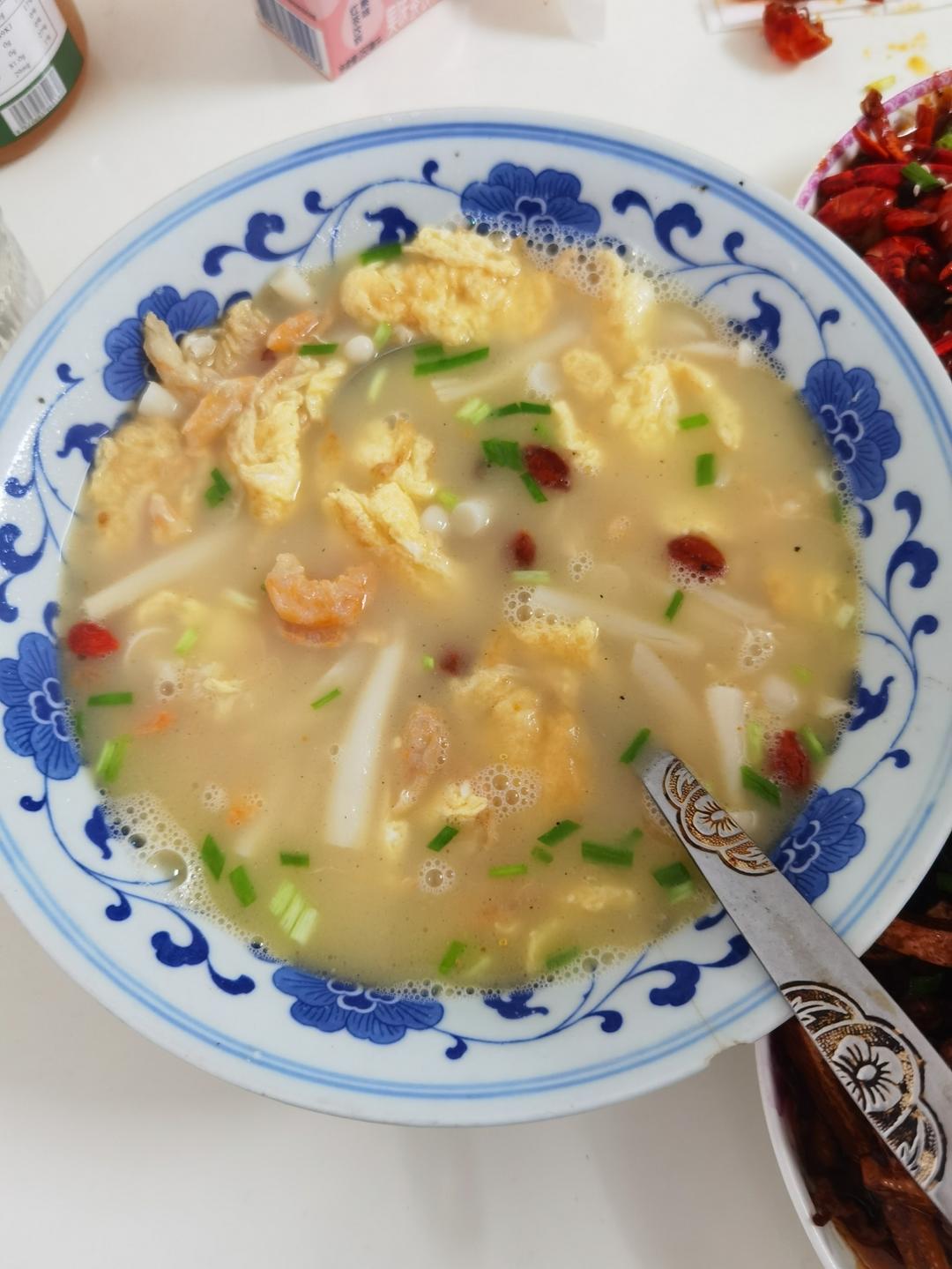 孩子长身体要多喝这个三鲜汤，汤鲜味美又营养