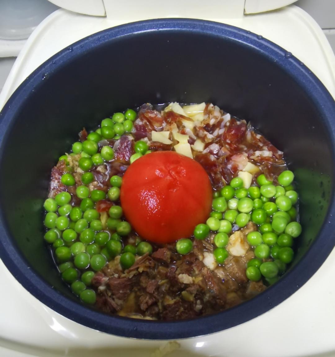 懒人电饭锅香肠焖饭/煲仔饭