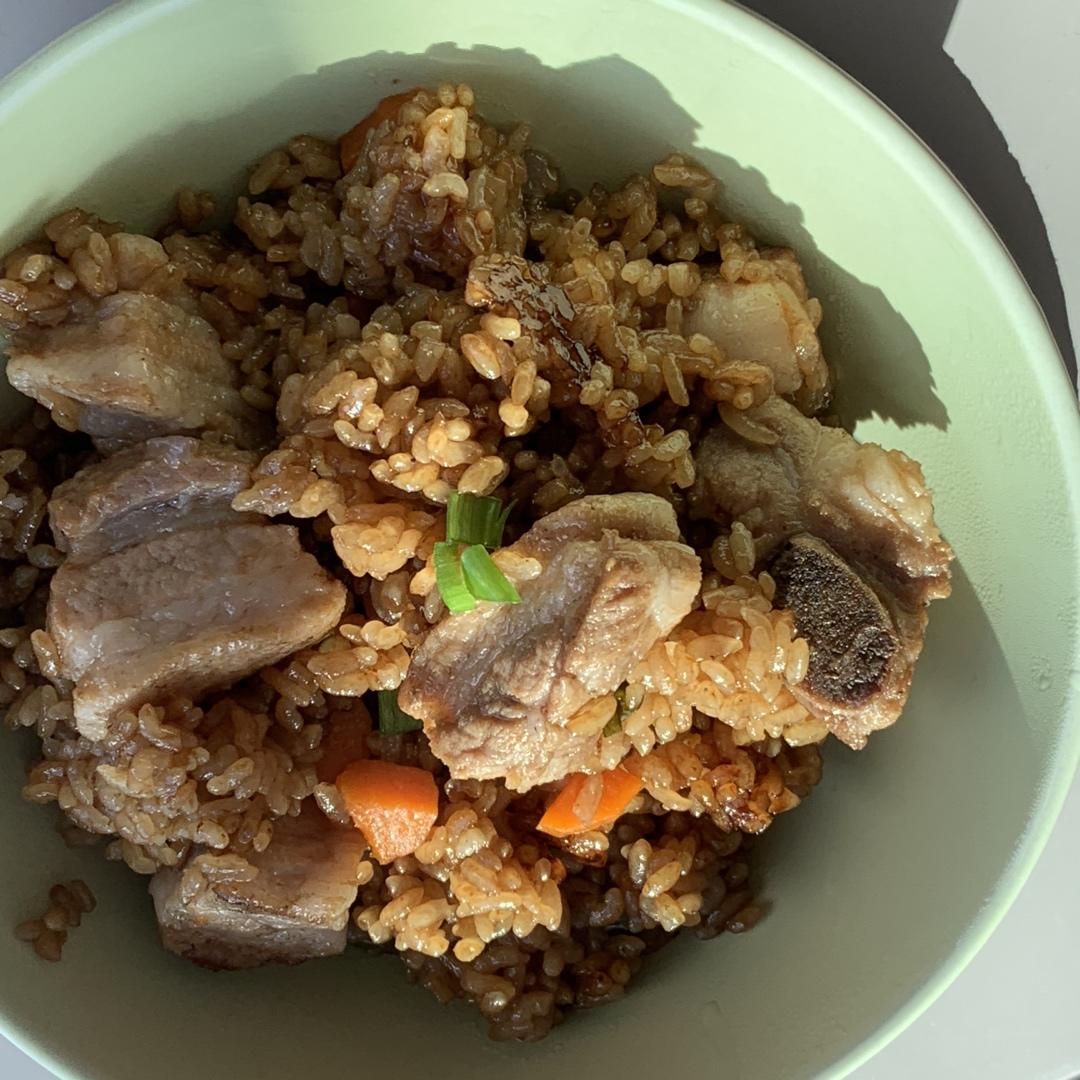 【排骨焖饭】