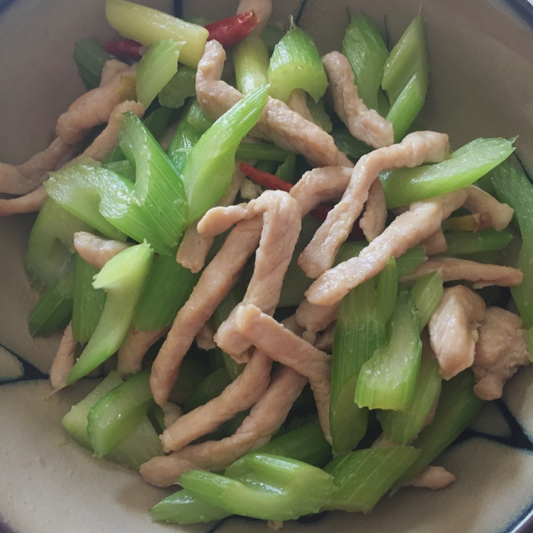 芹菜炒肉