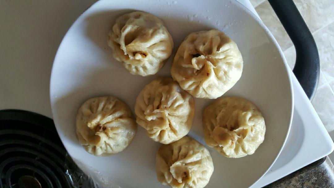 鲜美多汁的洋葱牛肉包子