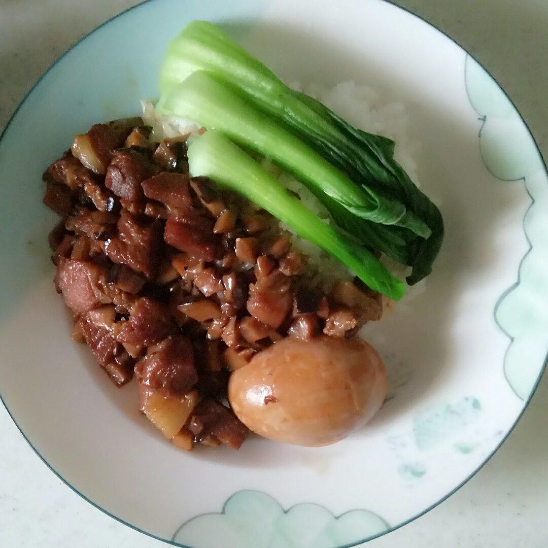 洋葱酥卤肉饭