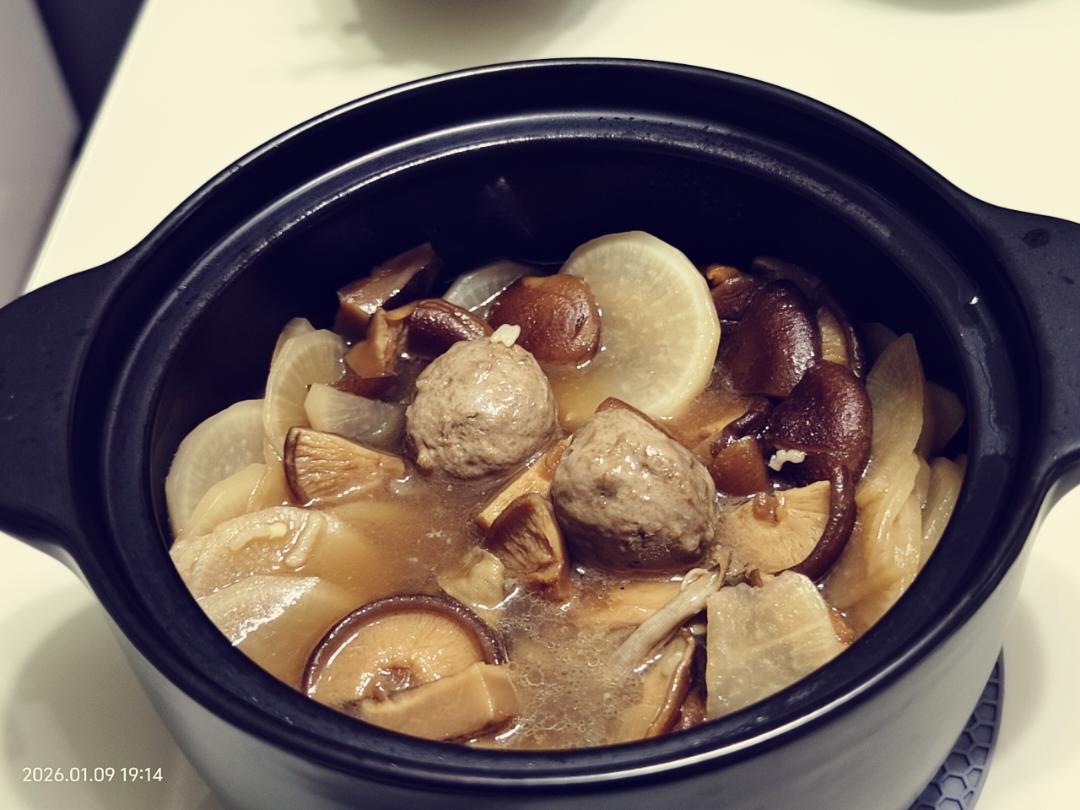 香菇萝卜煲，冬日必喝的鲜暖素汤！210大卡
