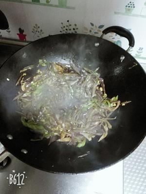 红扁豆炒青椒的做法 步骤1