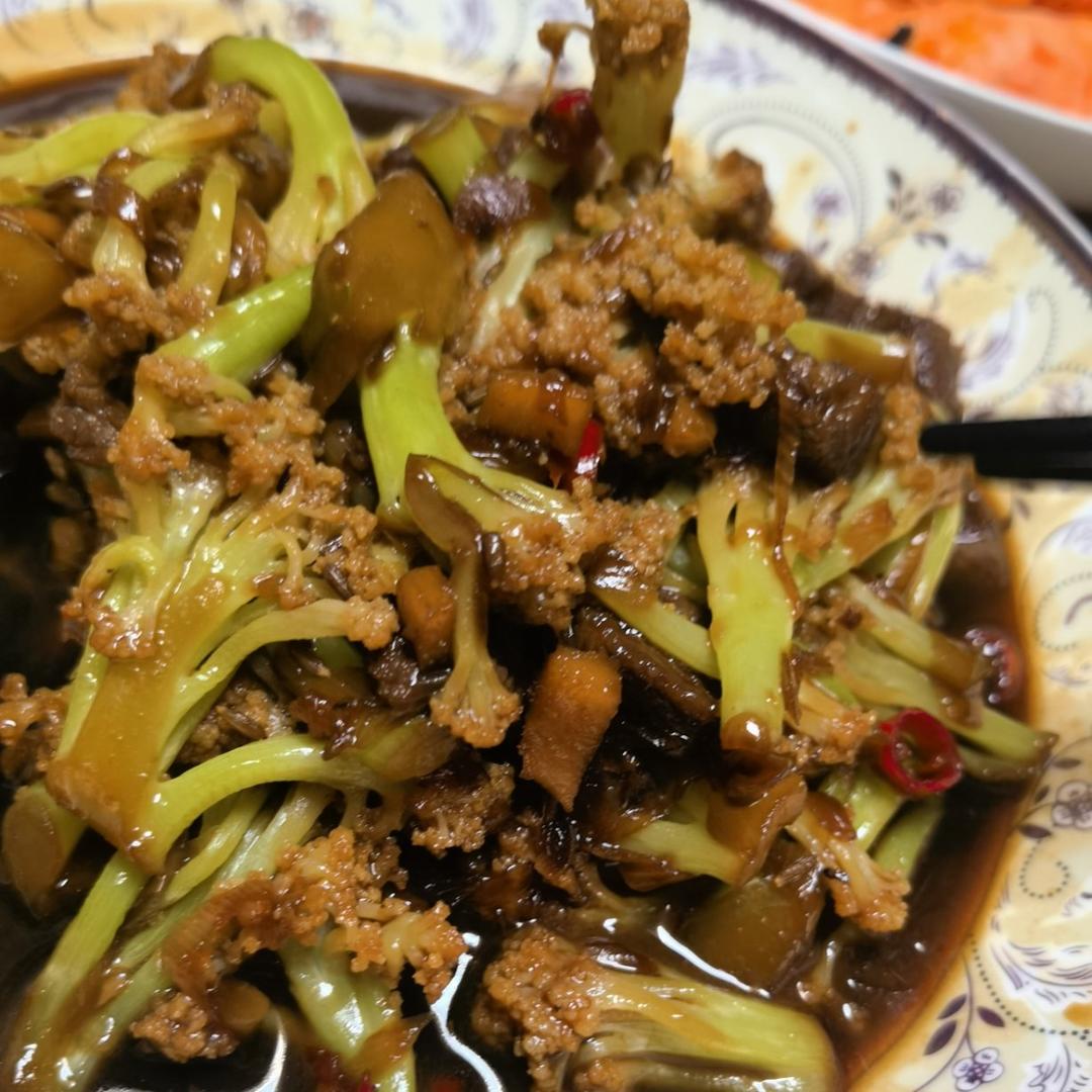 干煸菜花（花菜炒肉）