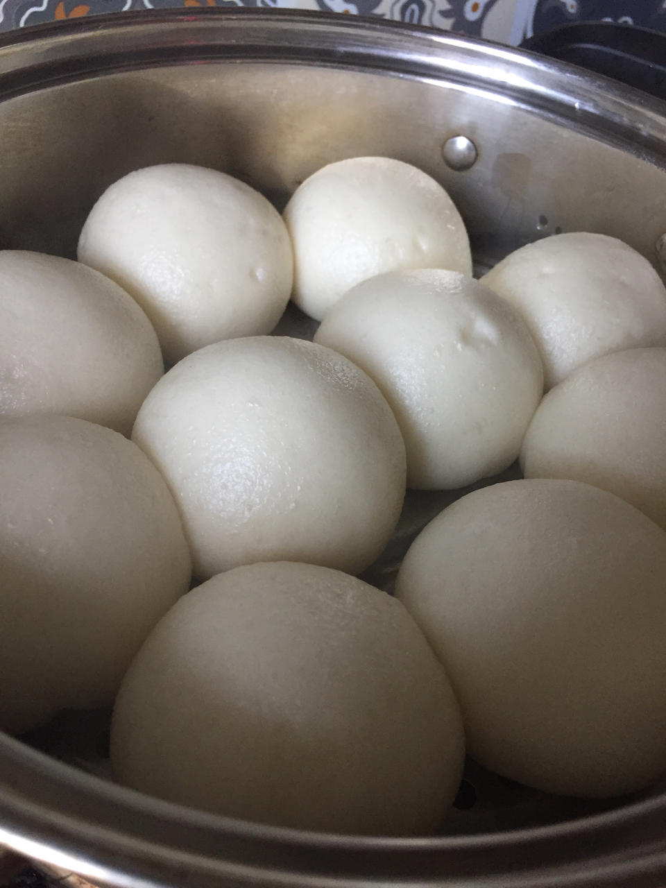 松软香甜的奶黄包，很快就可以搞定。