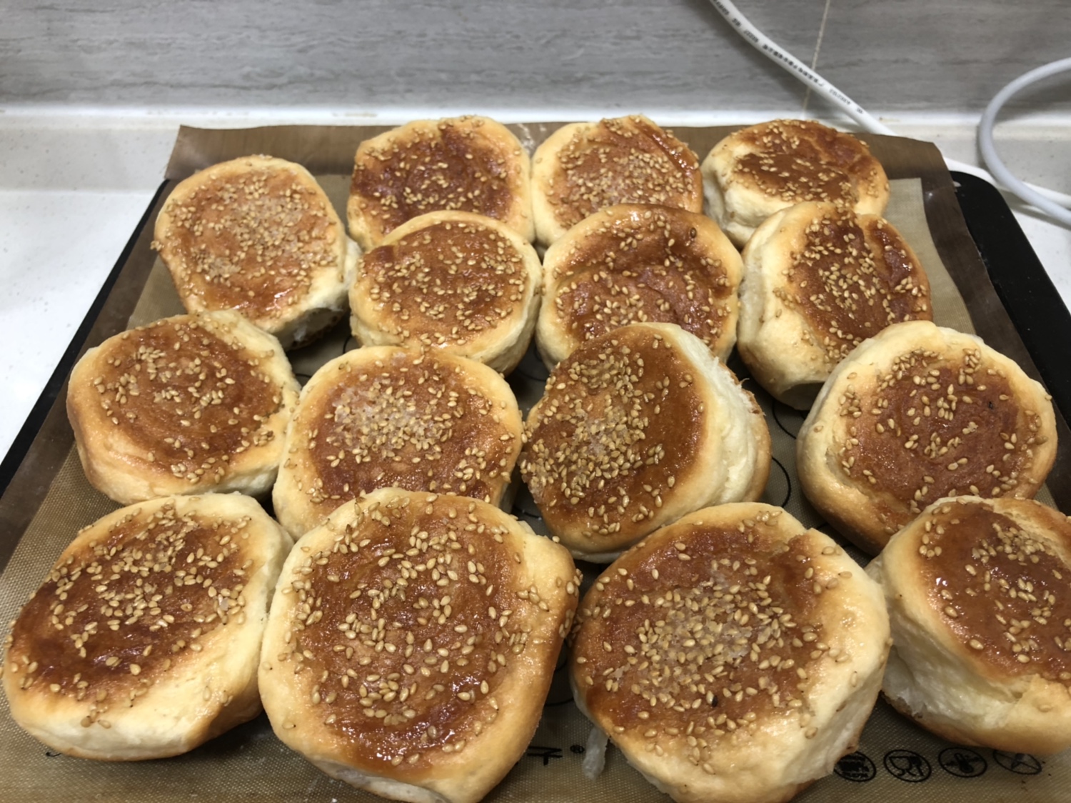 一次发酵蜂蜜脆底小面包的做法