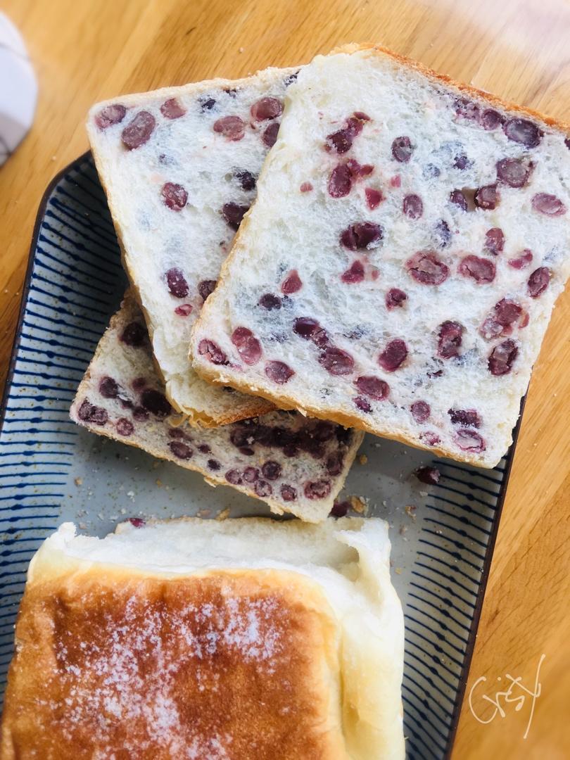 奶油蜜豆小吐司