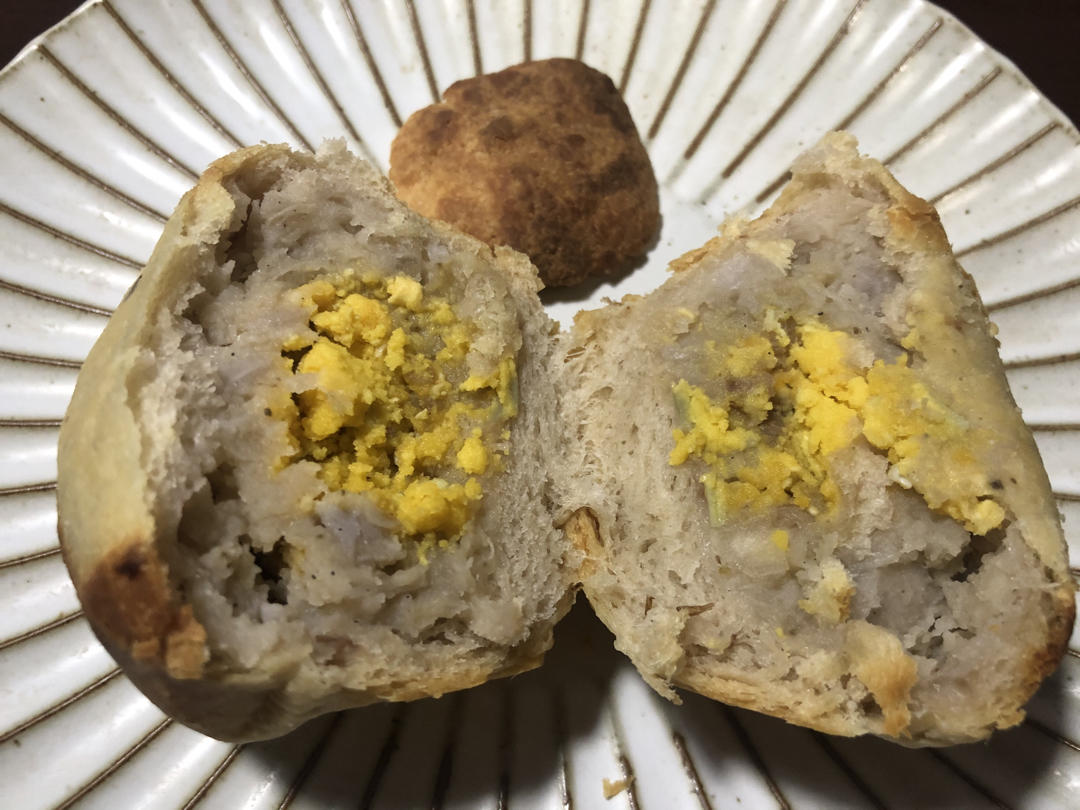 芋泥咸蛋黄软欧包