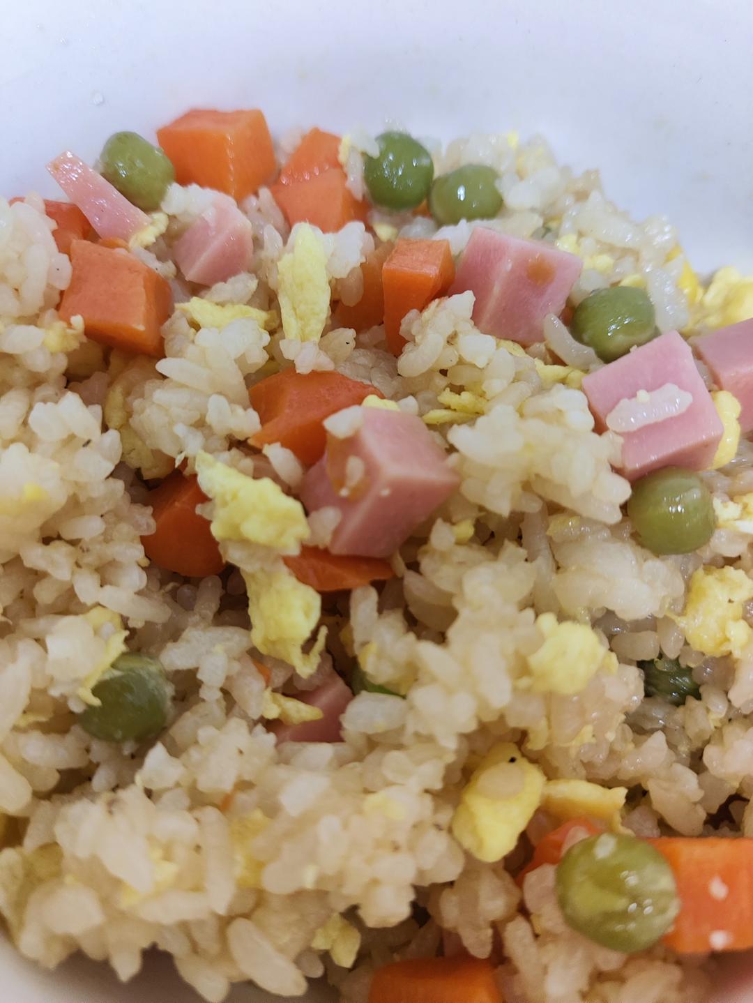 超级香的扬州炒饭/火腿鸡蛋什锦炒饭