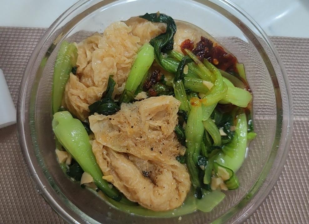 豆皮炒青菜好吃啊！