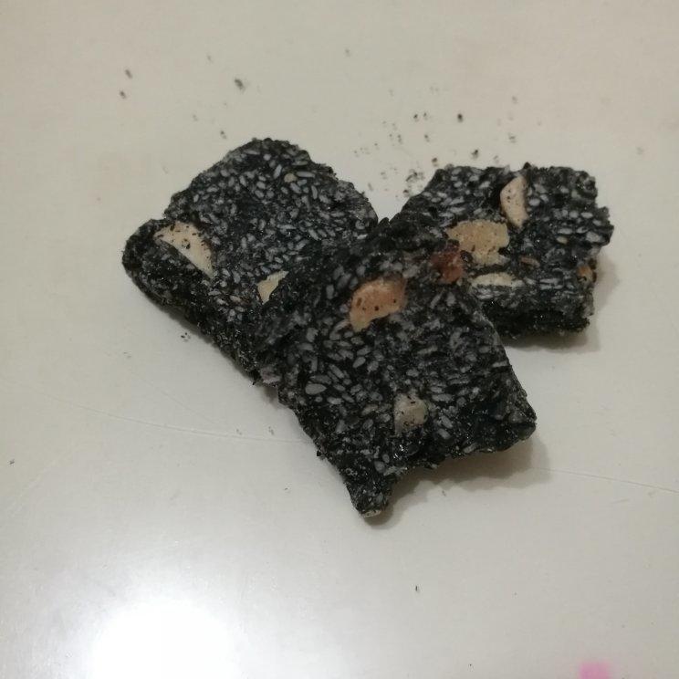 最好吃的黑芝麻糖！