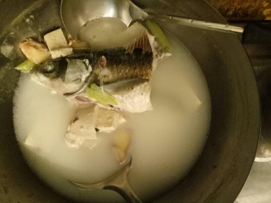 草鱼炖豆腐汤