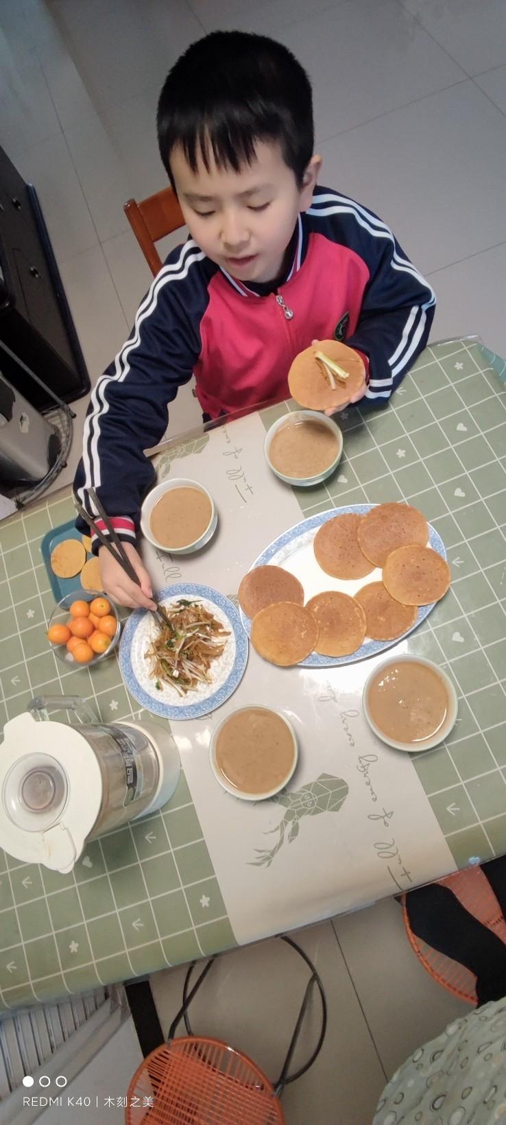 比铜锣烧还好吃的早餐玉米饼，不用和面，不用揉面，简单快捷营养又美味。