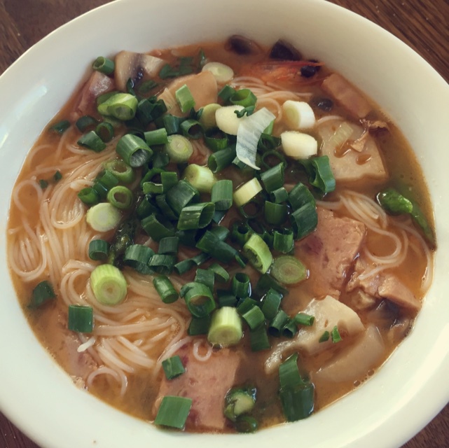 青萝卜鲜虾粉丝汤