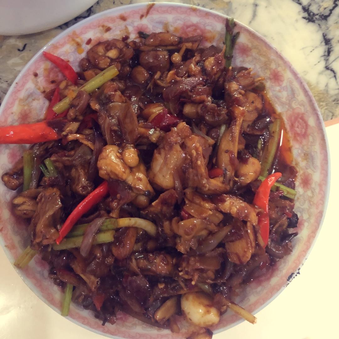 堂妈小厨——干锅牛蛙