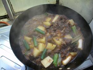 土豆炖牛肉的做法 步骤8