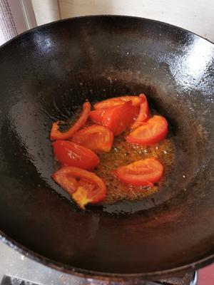 零厨艺小白都能做的白菜香菇番茄面的做法 步骤3